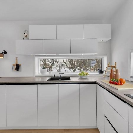Kais Sauna, Jacuzzi, Cinema And Balcony House! Central Location Tromsø Exterior foto