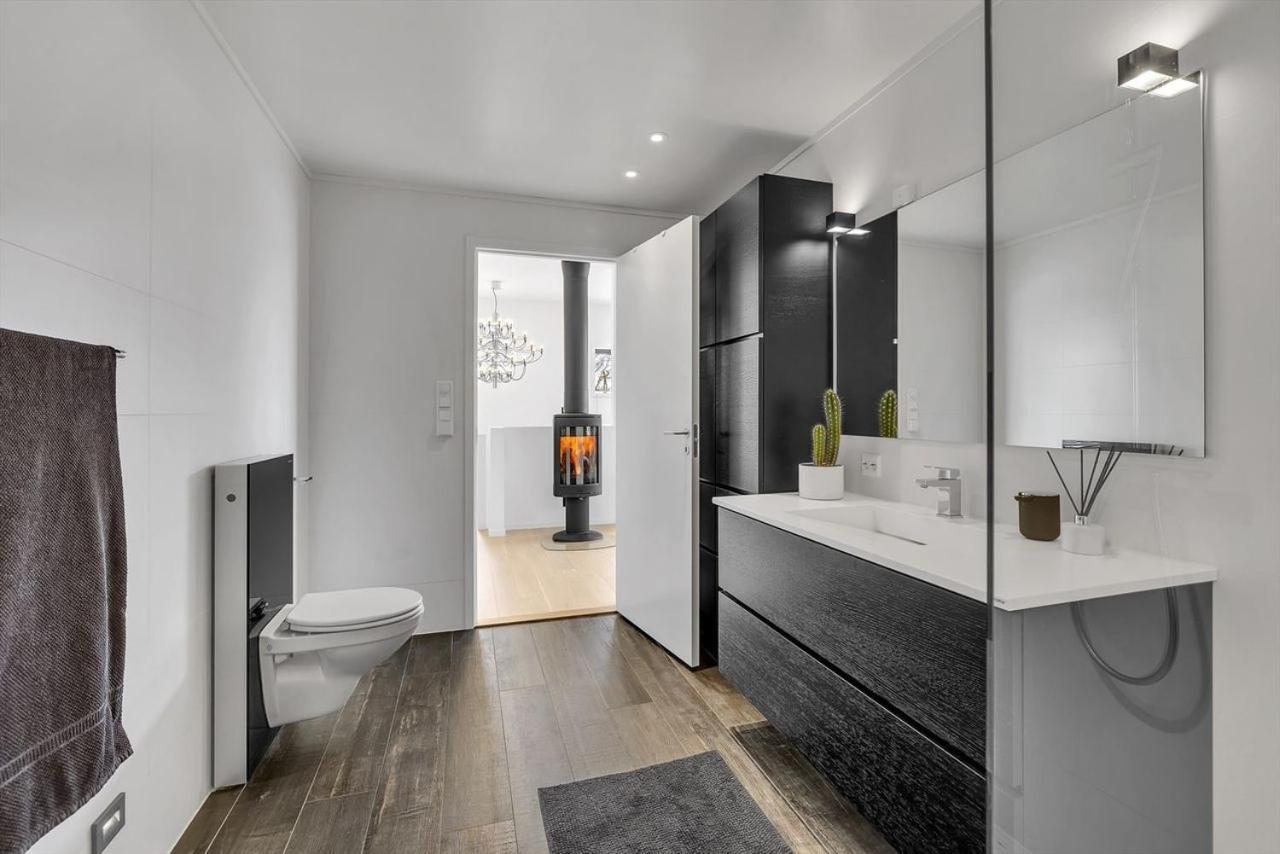 Kais Sauna, Jacuzzi, Cinema And Balcony House! Central Location Tromsø Exterior foto
