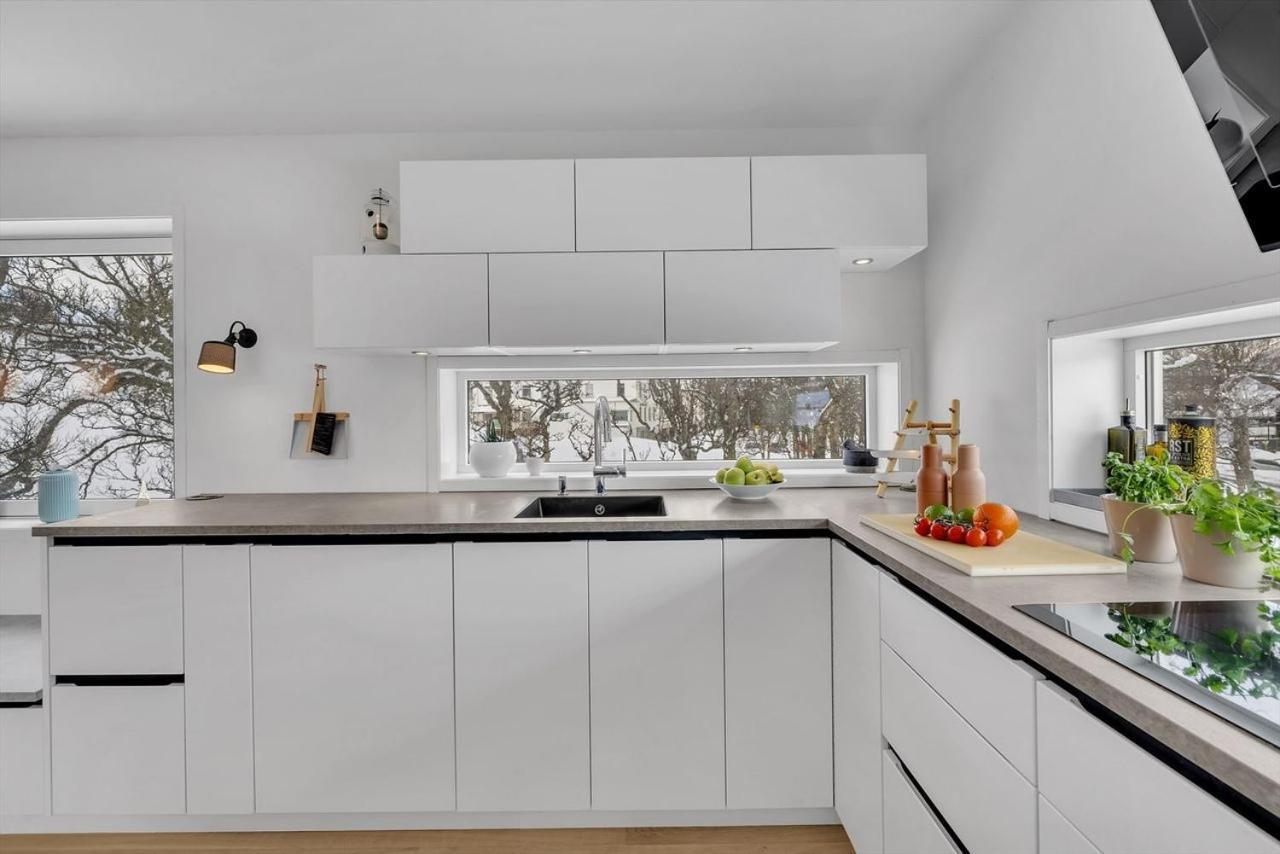 Kais Sauna, Jacuzzi, Cinema And Balcony House! Central Location Tromsø Exterior foto
