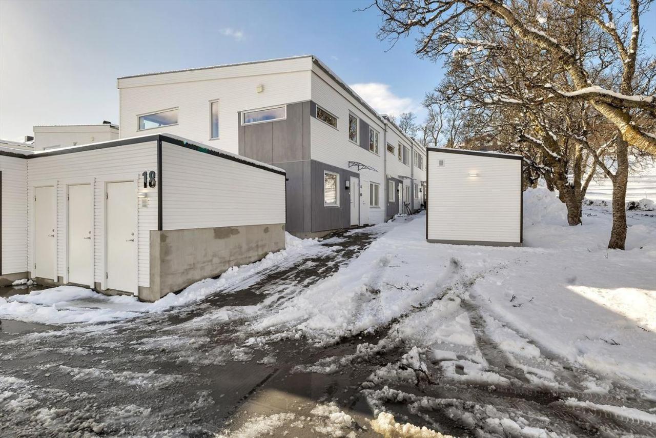 Kais Sauna, Jacuzzi, Cinema And Balcony House! Central Location Tromsø Exterior foto