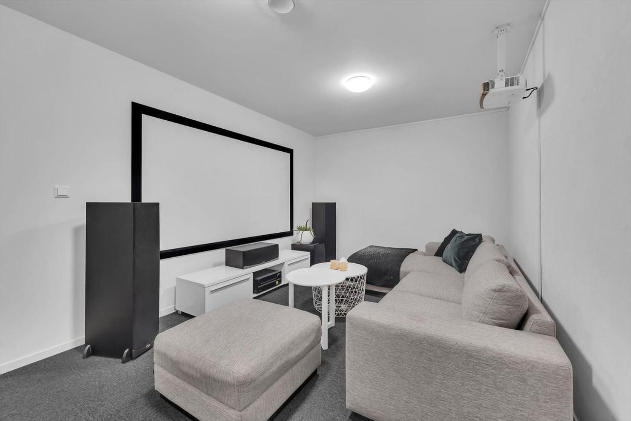 Kais Sauna, Jacuzzi, Cinema And Balcony House! Central Location Tromsø Exterior foto