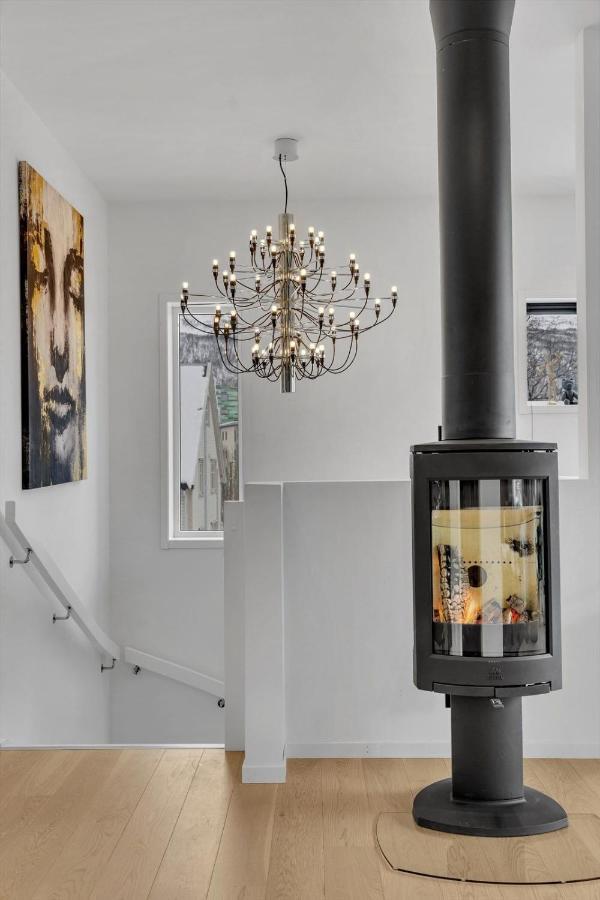 Kais Sauna, Jacuzzi, Cinema And Balcony House! Central Location Tromsø Exterior foto