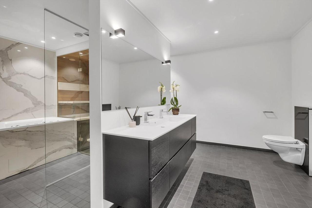 Kais Sauna, Jacuzzi, Cinema And Balcony House! Central Location Tromsø Exterior foto